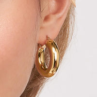 Load image into Gallery viewer, High Polished 14k Yellow Gold Round Thick Hoop Earrings with Latch Back, 7mm Wide
