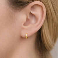 Load image into Gallery viewer, 14k Yellow Gold 3mm Plain Huggie Hoop Earrings
